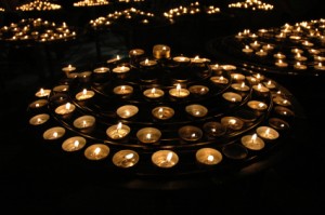 Kerzen Anzünden Für Verstorbene
